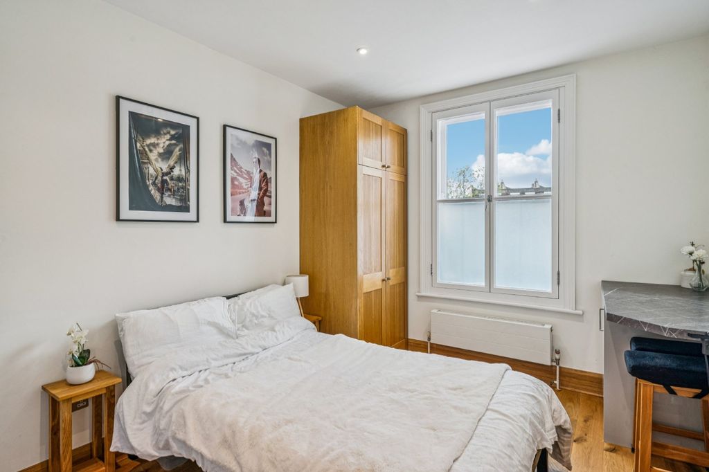 Property photo 2 of 11 Studio Room