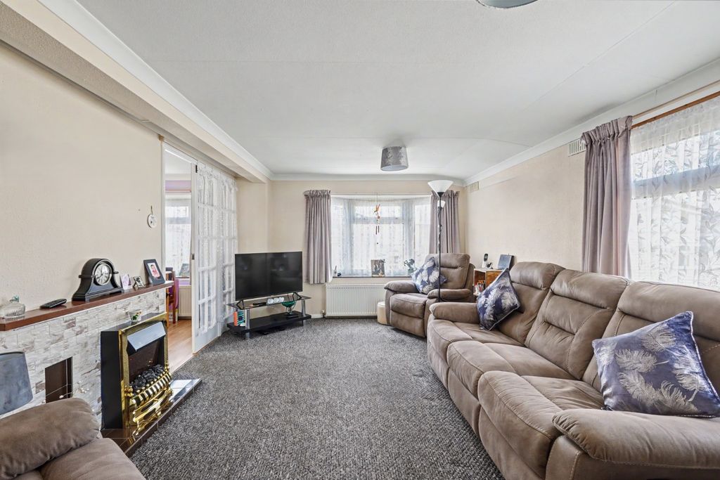 Property photo 2 of 16 4683738