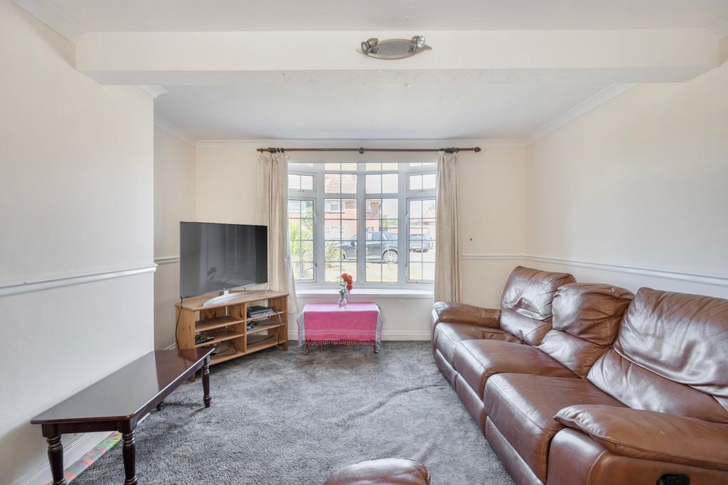 Property photo 2 of 19 1321698-11-6871026Cbc894