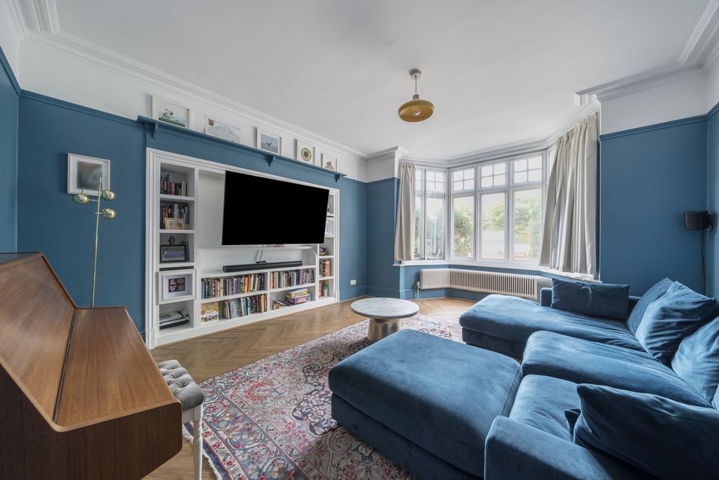 Property photo 3 of 18 Reception