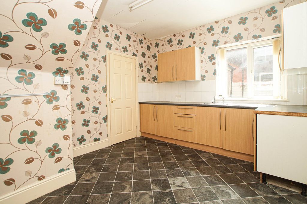 Property photo 2 of 15 Kitchen