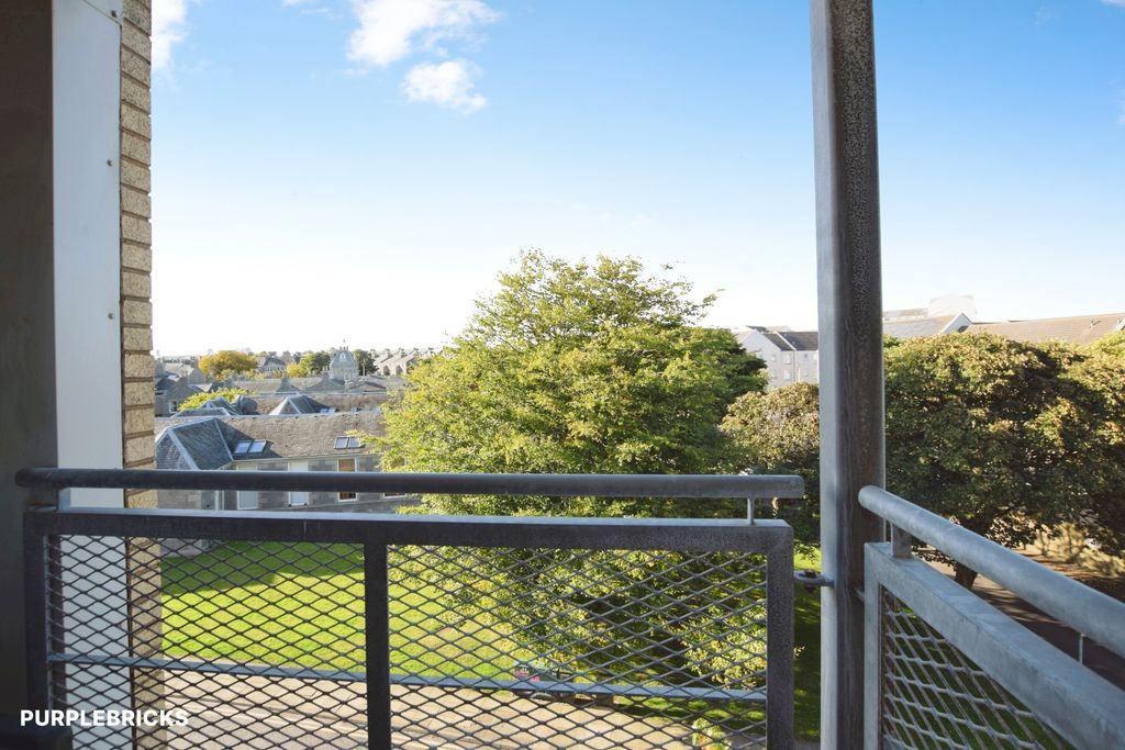 Property photo 3 of 39 Balcony