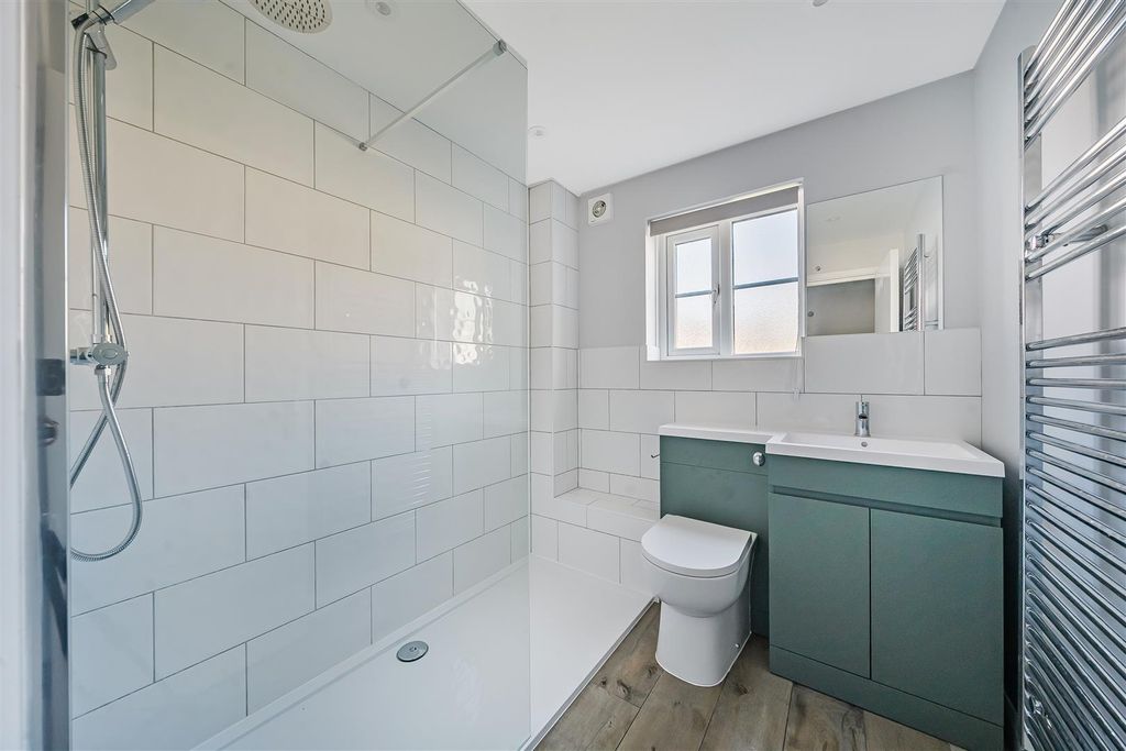 Property photo 3 of 12 Bathroom