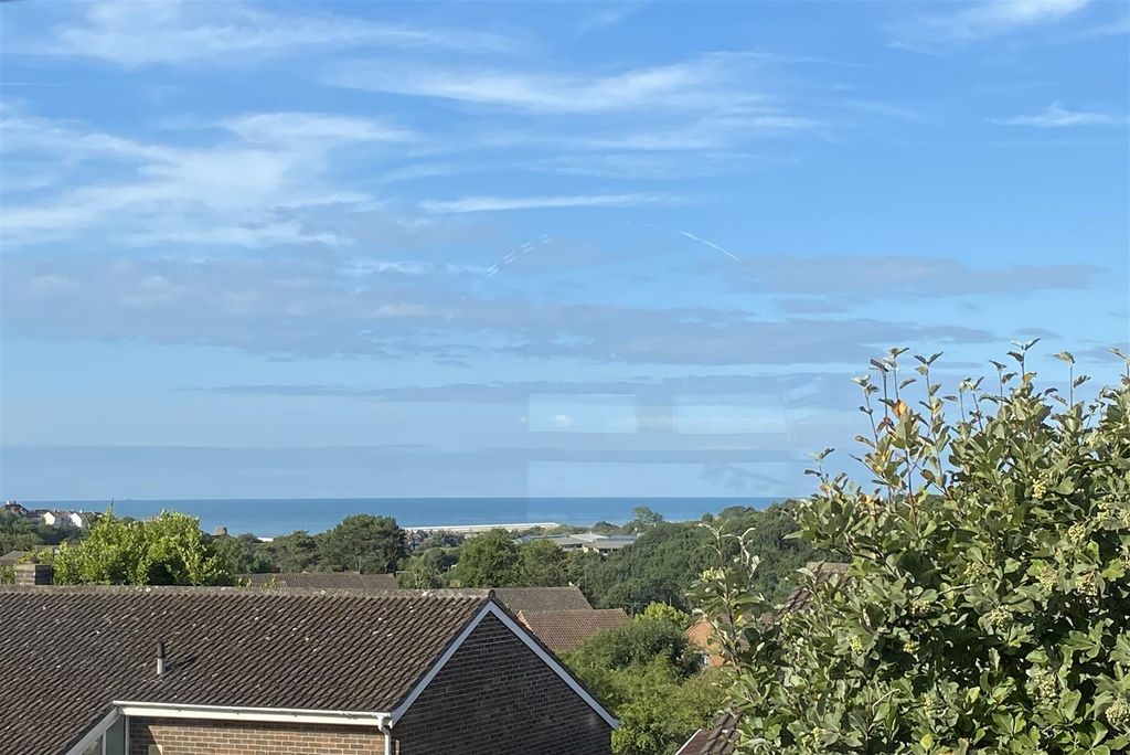Property photo 3 of 23 Sea View