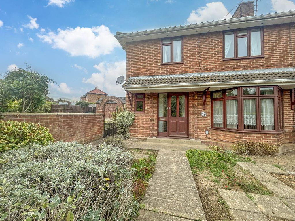 Property photo 2 of 25