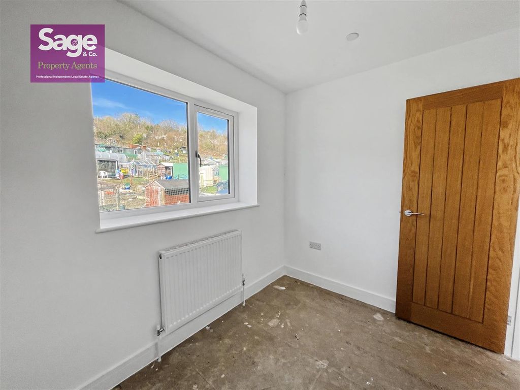 Additional image 24 of 5 bed detached house for saleCelynen Close, Newbridge NP11