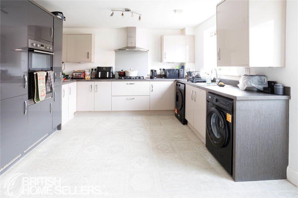Property photo 2 of 14 Picture No. 04