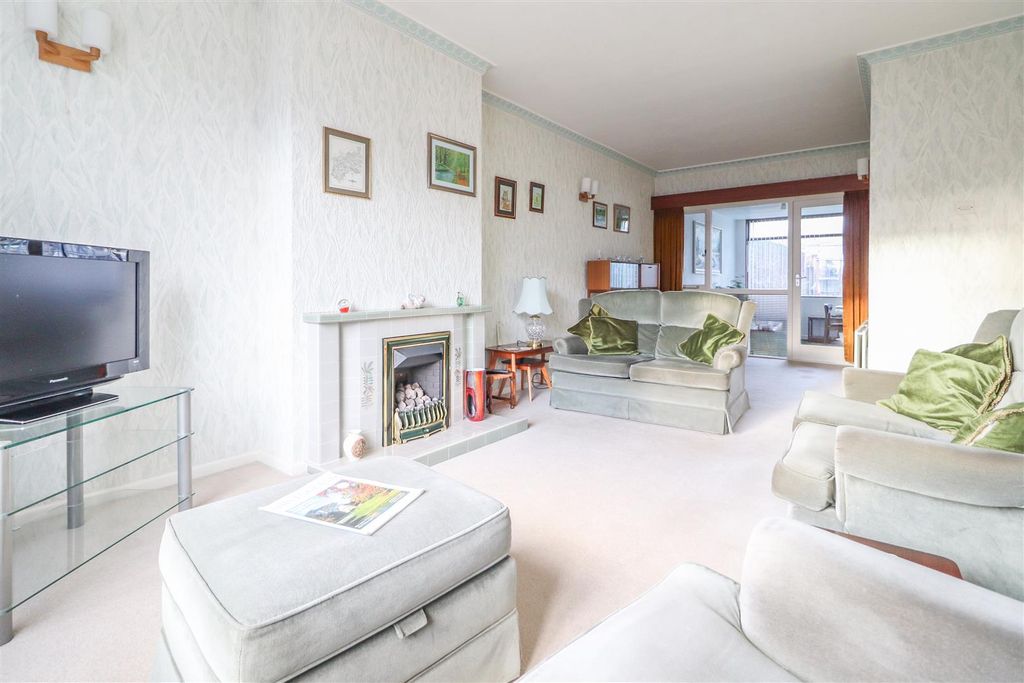 Property photo 2 of 12 Babbacombe Road-14.Jpg
