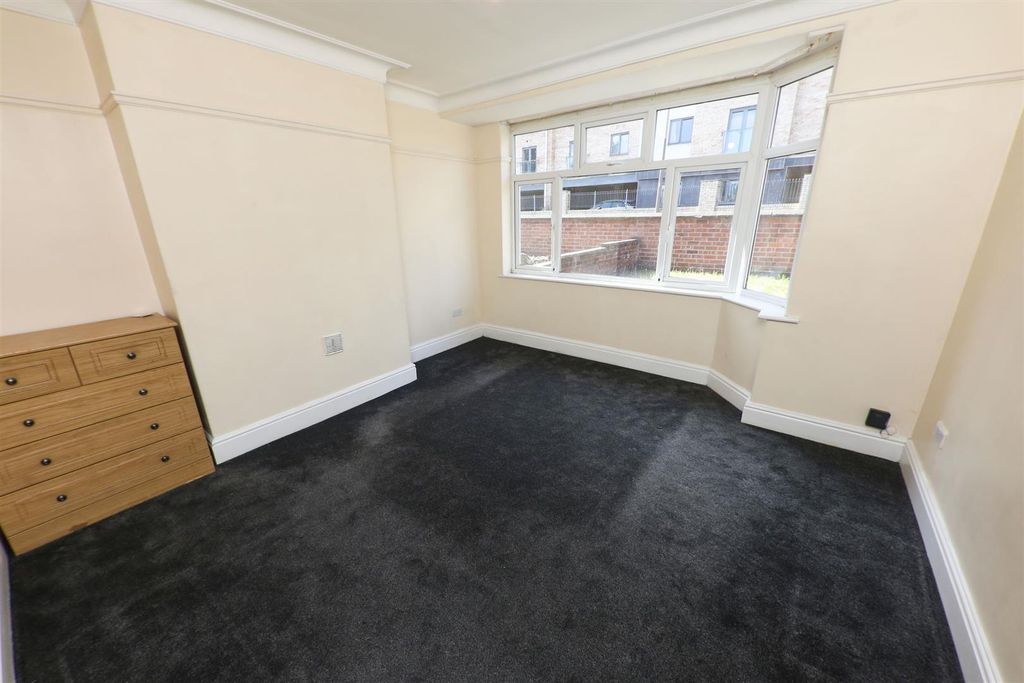 Property photo 2 of 14 Dining Room/Bedroom