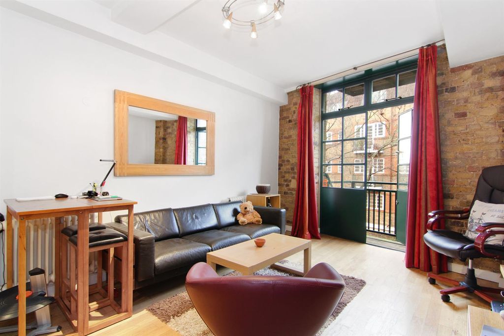 Property photo 1 of 9 Alward - Flat 3 Canada Wharf - Rec_Low.Jpg