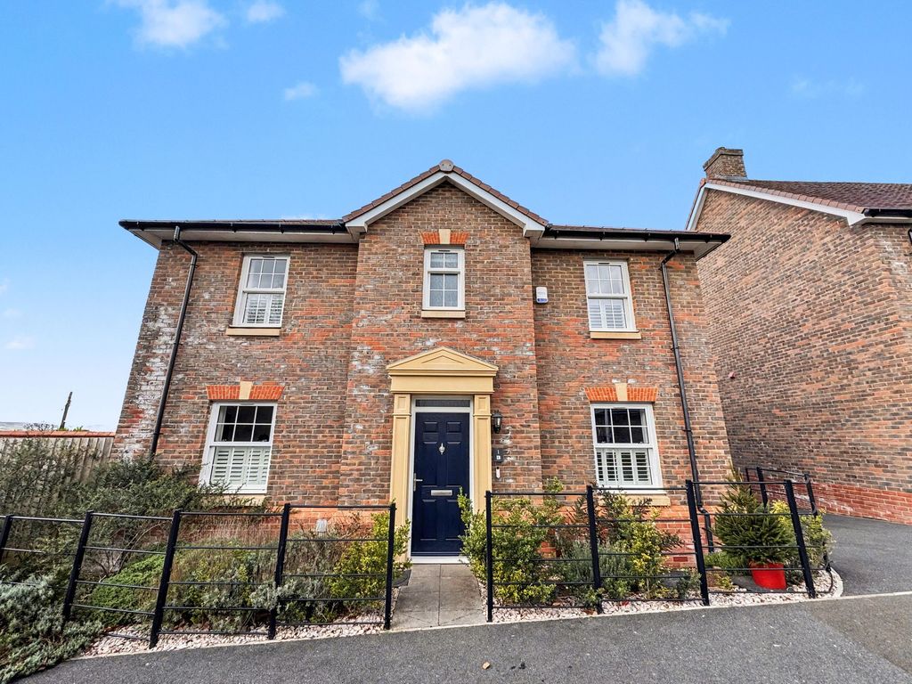 Property photo 1 of 21