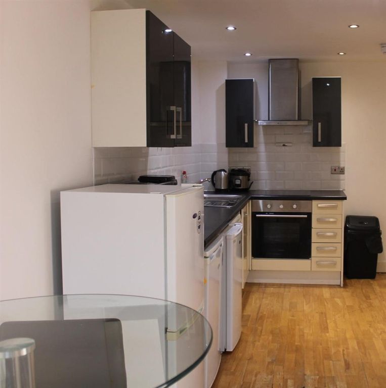 Property photo 1 of 30