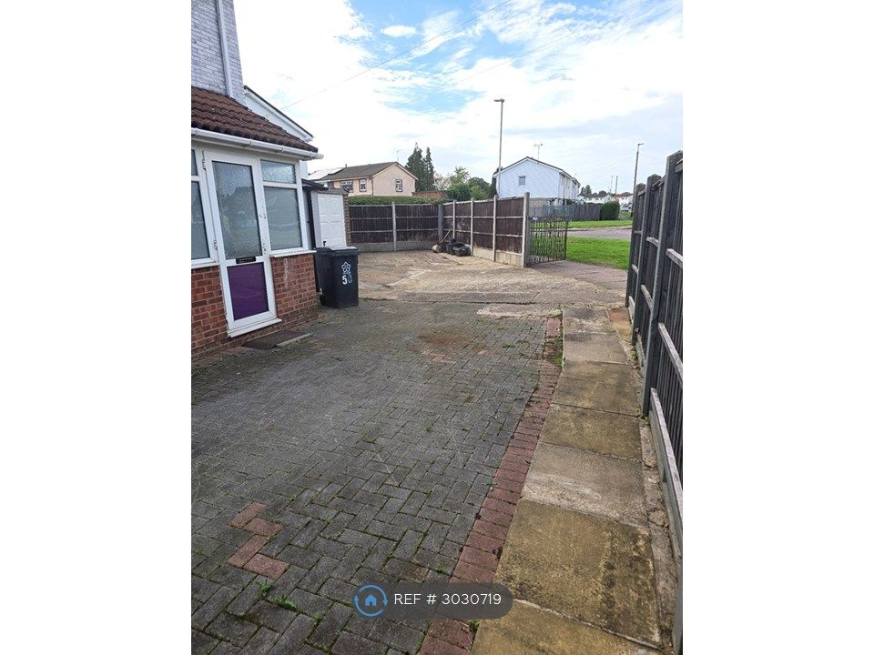 Property photo 3 of 35