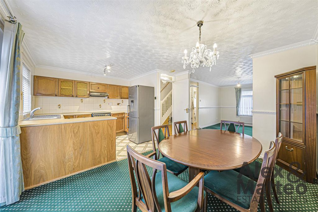 Property photo 3 of 25 Raymouth Road