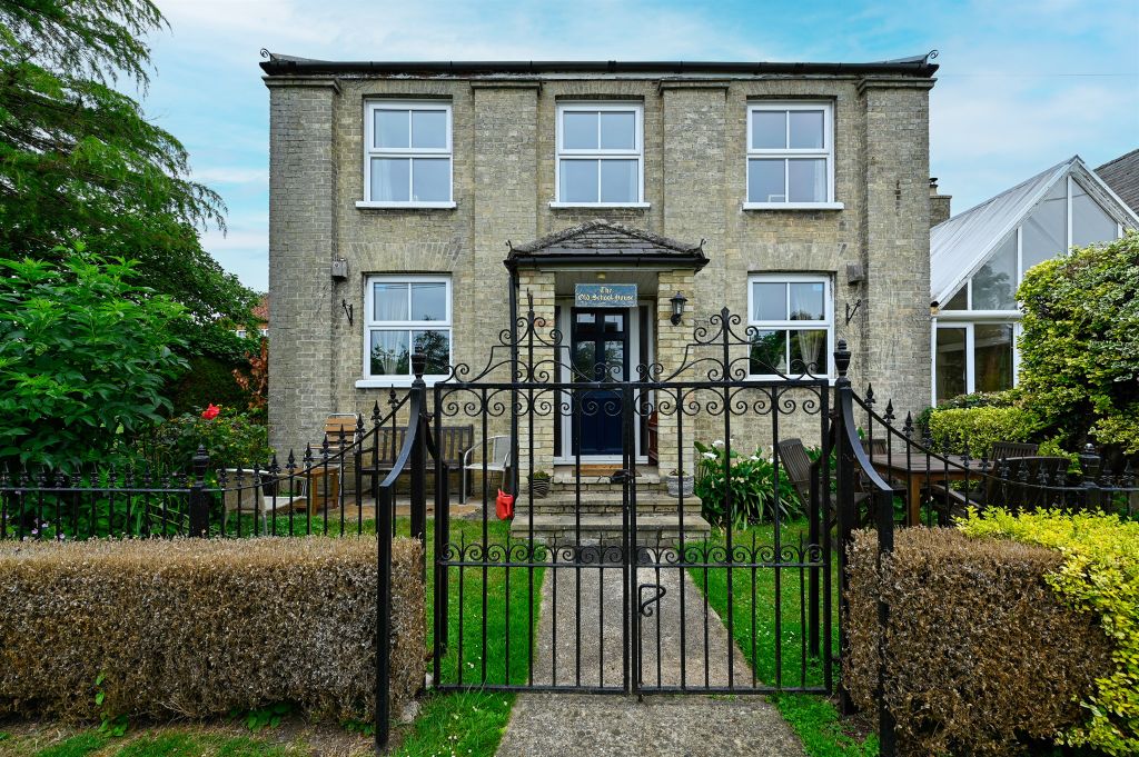 Property photo 1 of 16