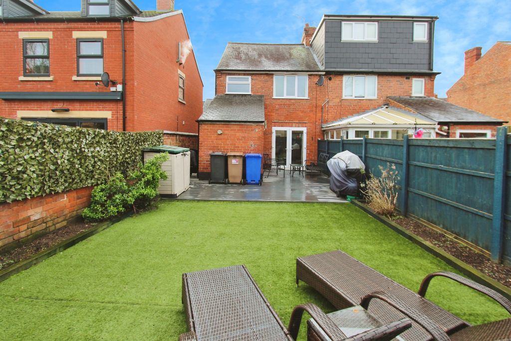 Property photo 2 of 19