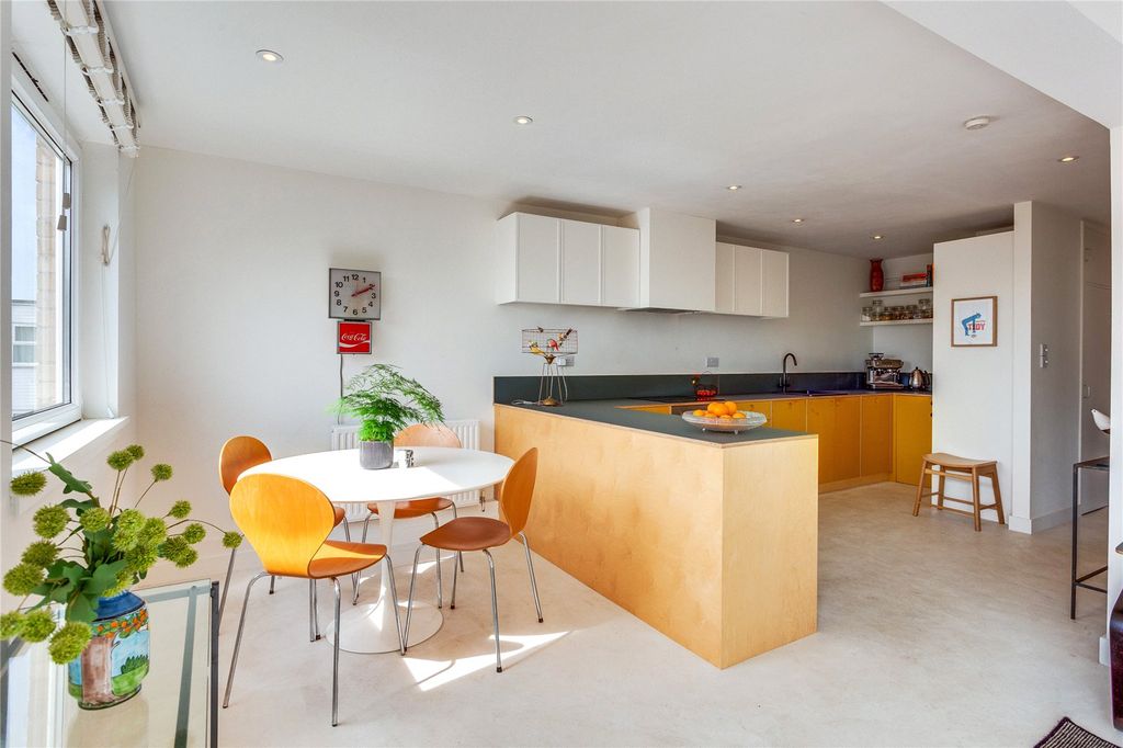 Property photo 2 of 15 Open Plan Living