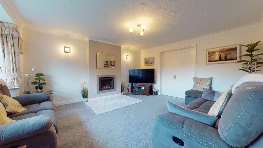 Property photo 3 of 26 4700244