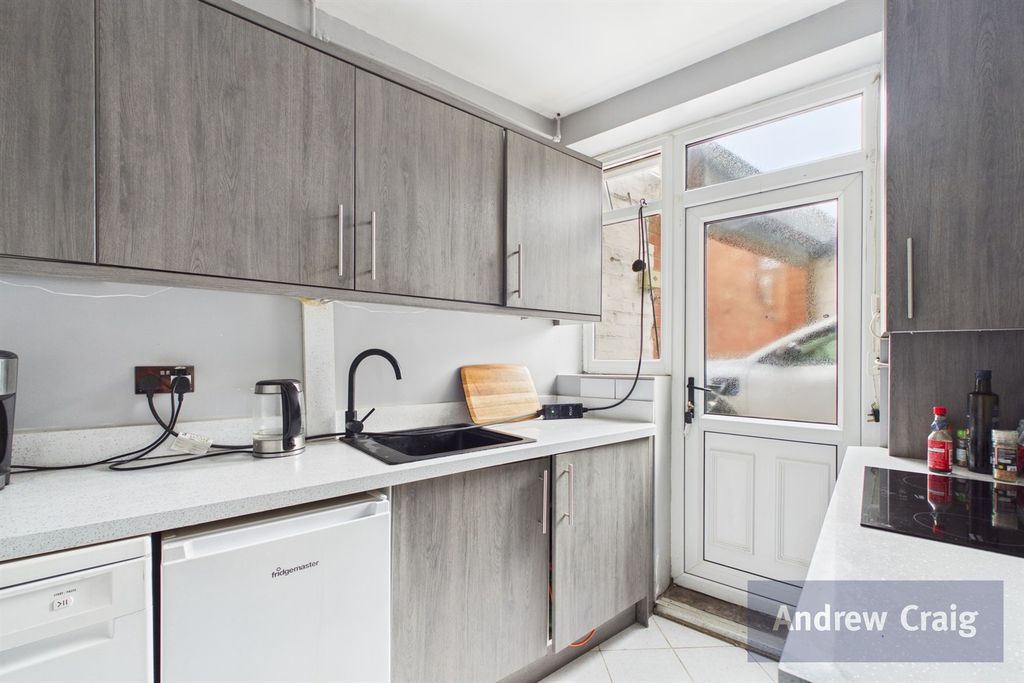 Property photo 3 of 15 Kitchen
