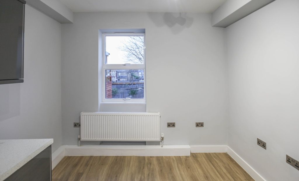 Property photo 2 of 3