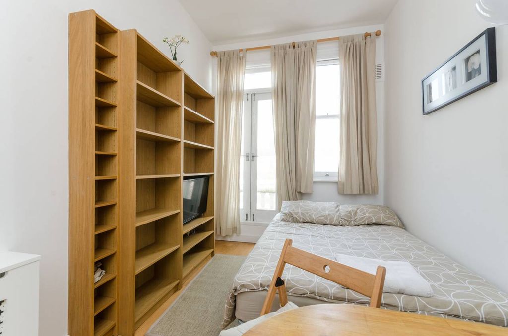 Property photo 3 of 5