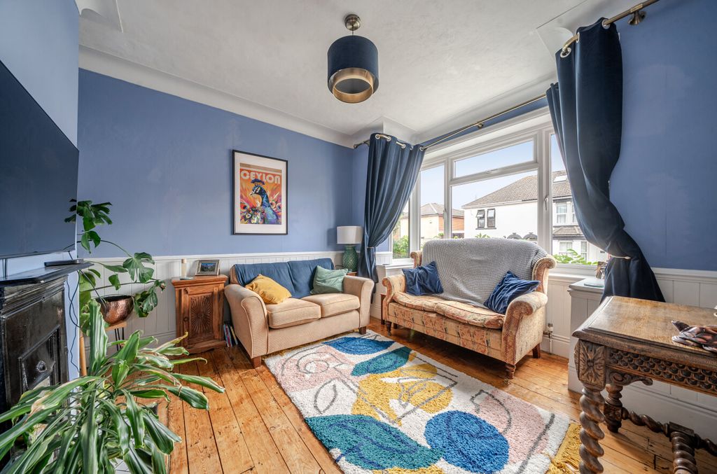 Property photo 3 of 16 1510564-24-1A015F...