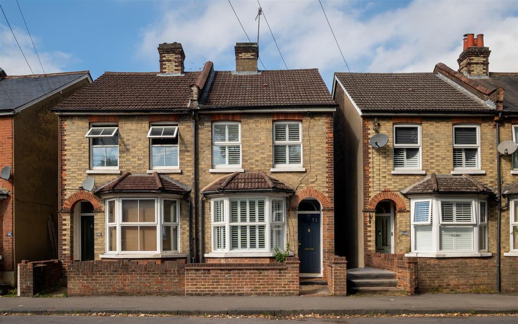 Property photo 1 of 19 Frenches Road Redhill
