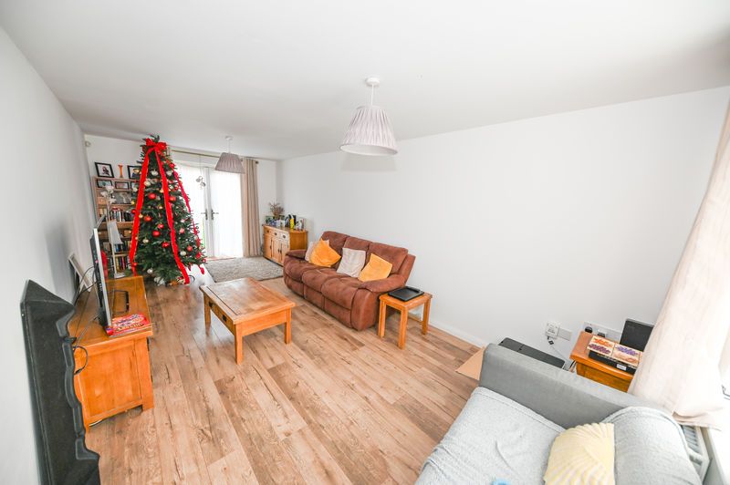 Property photo 3 of 14 Photo 8