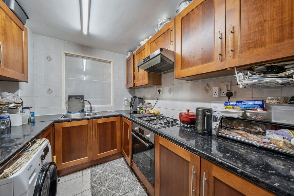 Property photo 2 of 19 Kitchen