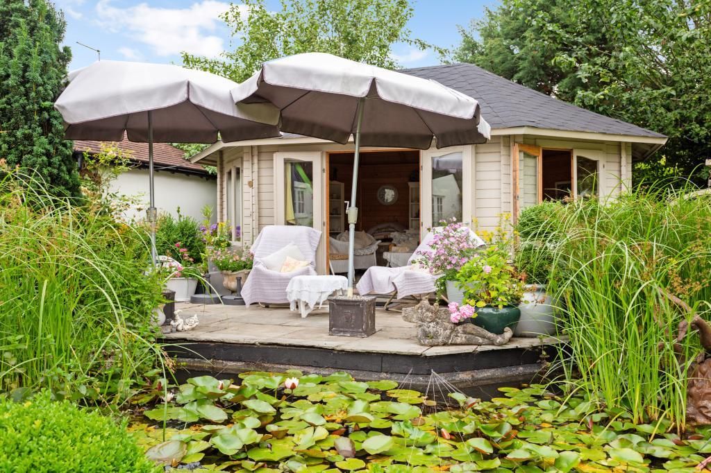 Property photo 2 of 21 A Summerhouse.Jpg