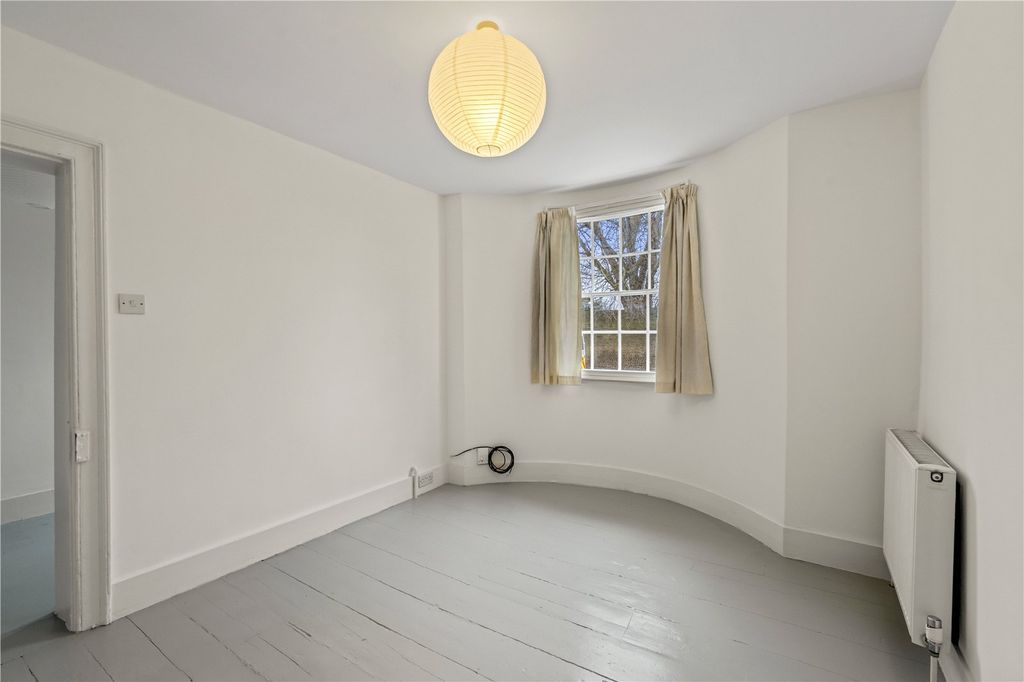 Property photo 2 of 8 Picture No. 21