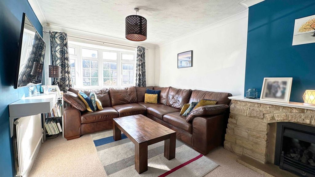 Property photo 2 of 35