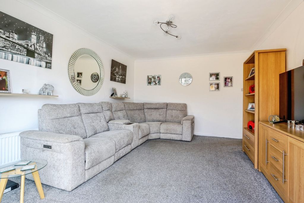 Property photo 2 of 20 Pbox-Img.Jpg
