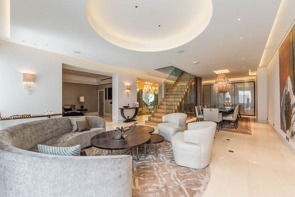 Property photo 1 of 11 Seating Area