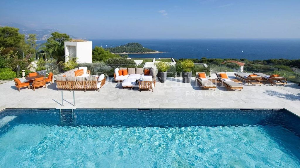 Property photo 2 of 41 Sea