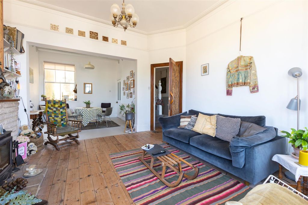Property photo 1 of 32 Living Space