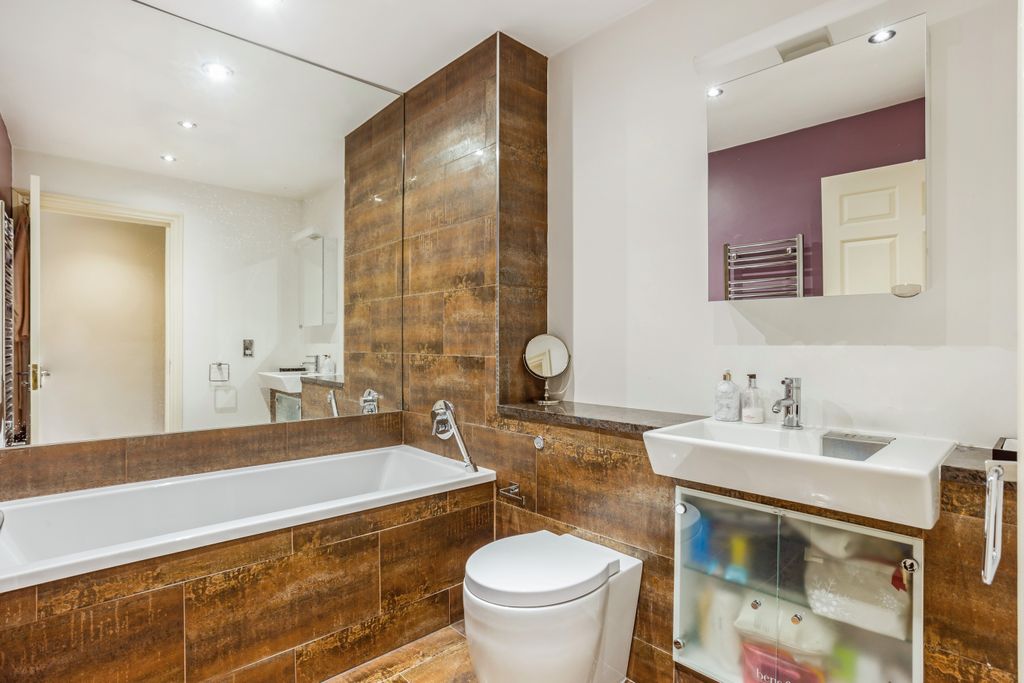 Additional image 10 of 2 bed penthouse for saleRay Park Road, Maidenhead SL6