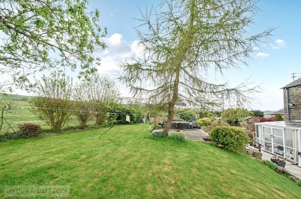 Property photo 2 of 35 Garden