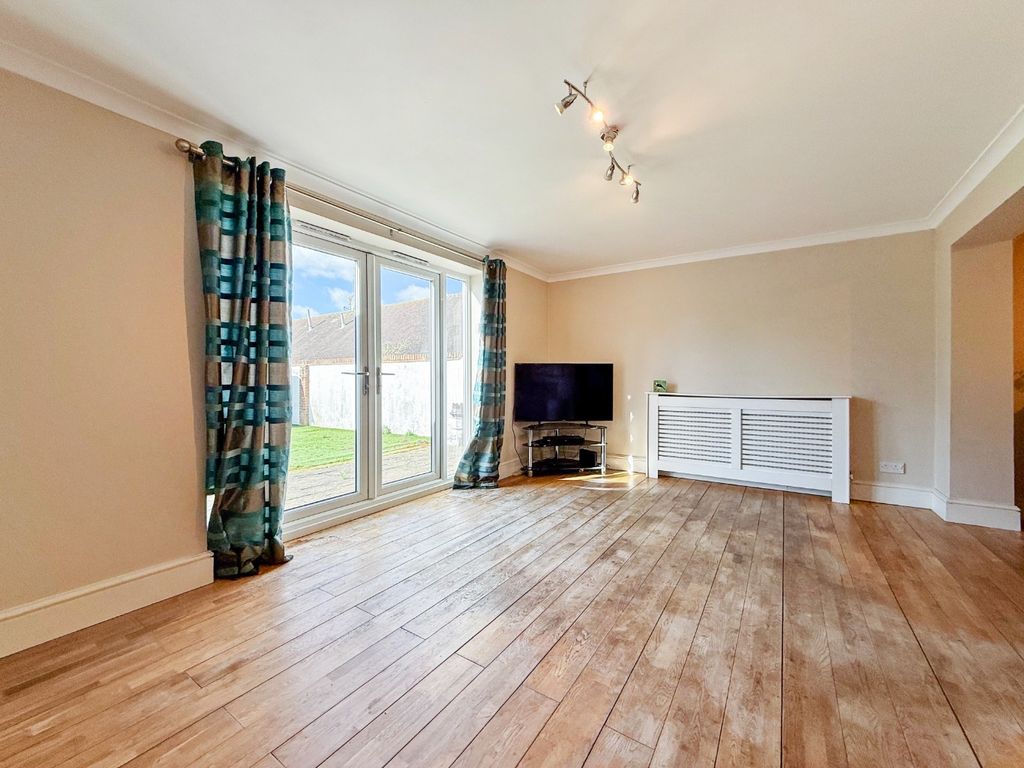 Property photo 3 of 14 4959545