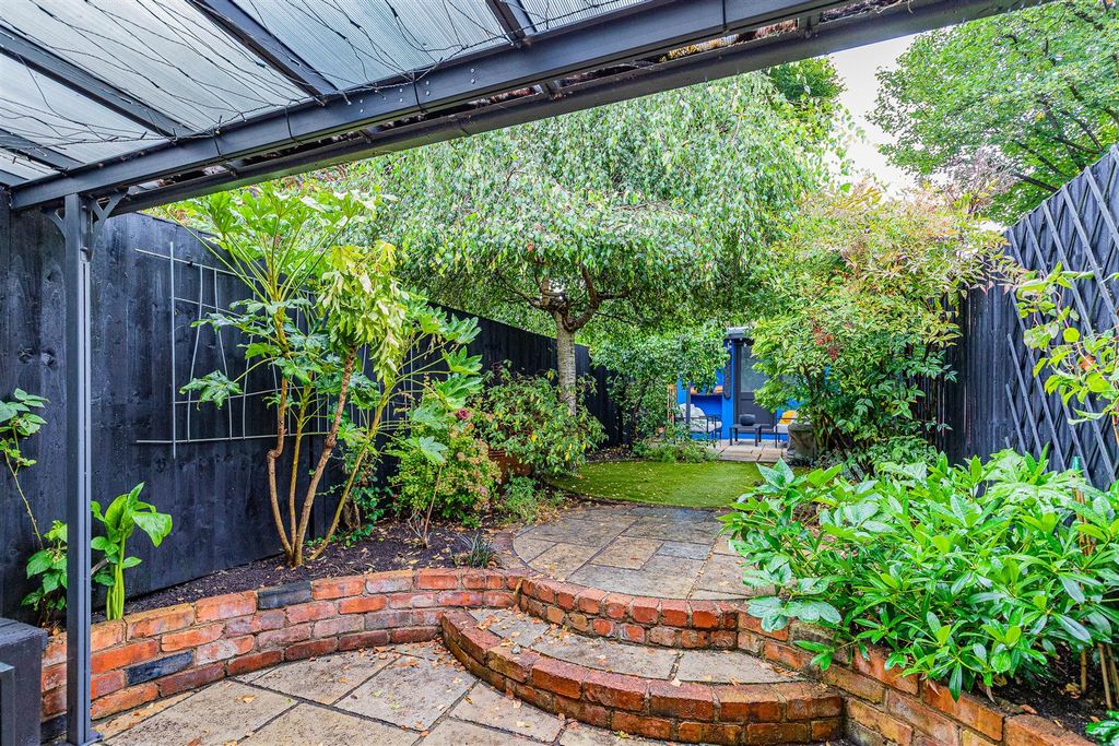 Property photo 2 of 41 Severn Grove 26-19.Jpg
