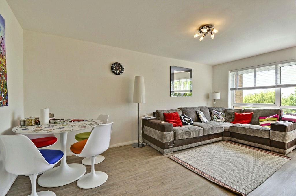 Property photo 2 of 11 16052-_Jwv1907-_Jwv1909.Jpg