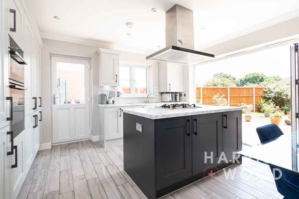 Property photo 2 of 31 4289883