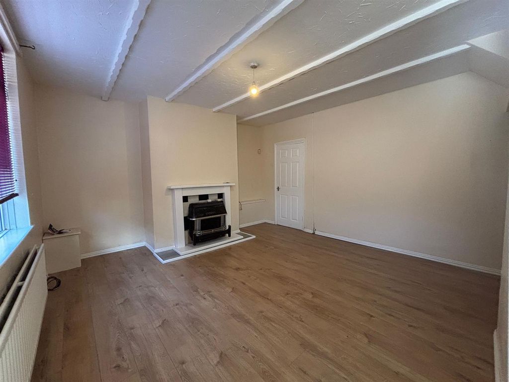 Property photo 2 of 8 Living Room