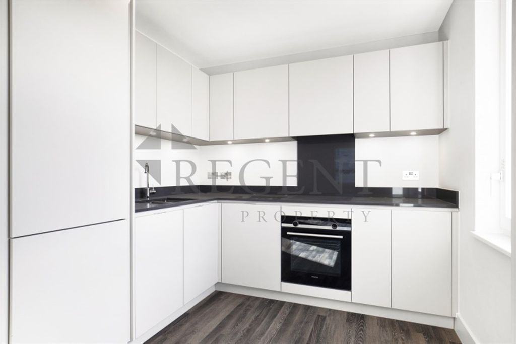 Property photo 2 of 10 Kitchen