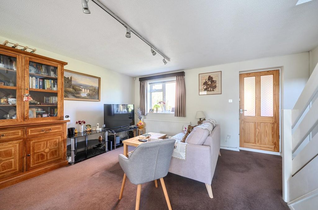 Property photo 3 of 20 Living Room