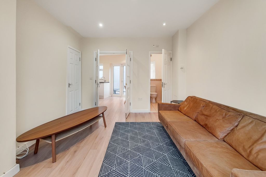 Property photo 3 of 12 Photo 2