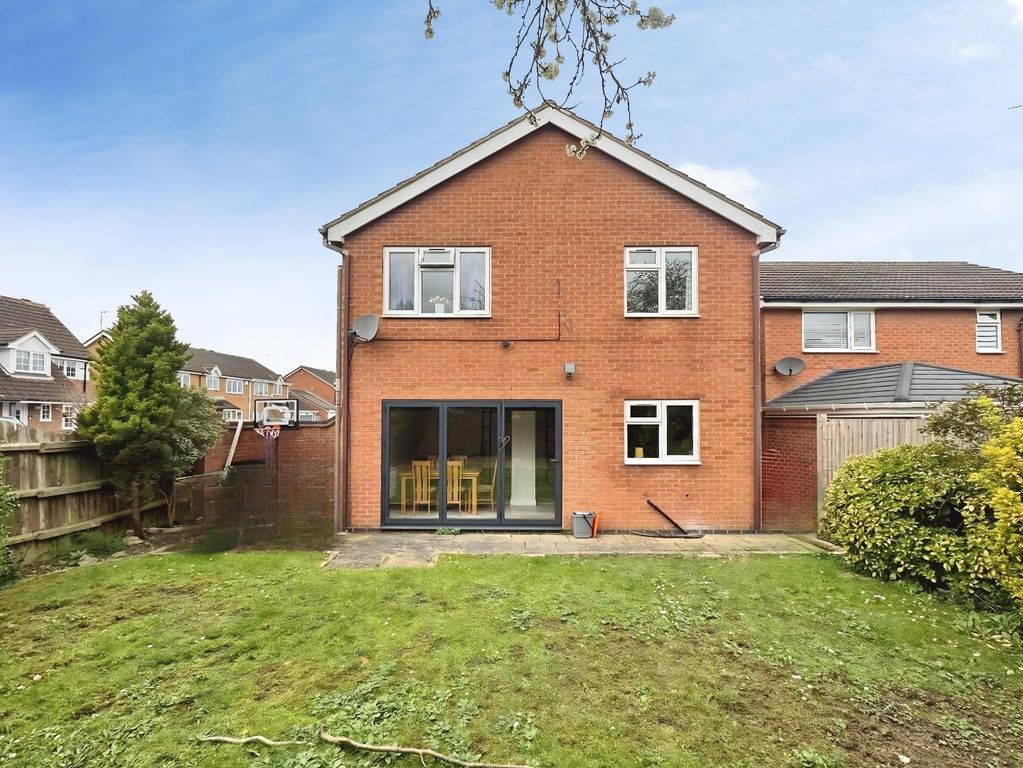 Property photo 2 of 18 Garden