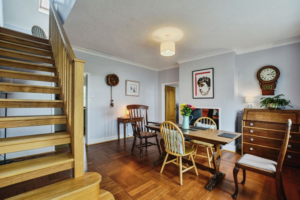 Property photo 2 of 26