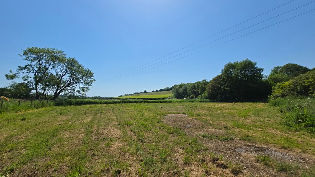 Property photo 2 of 8 Picture No. 07