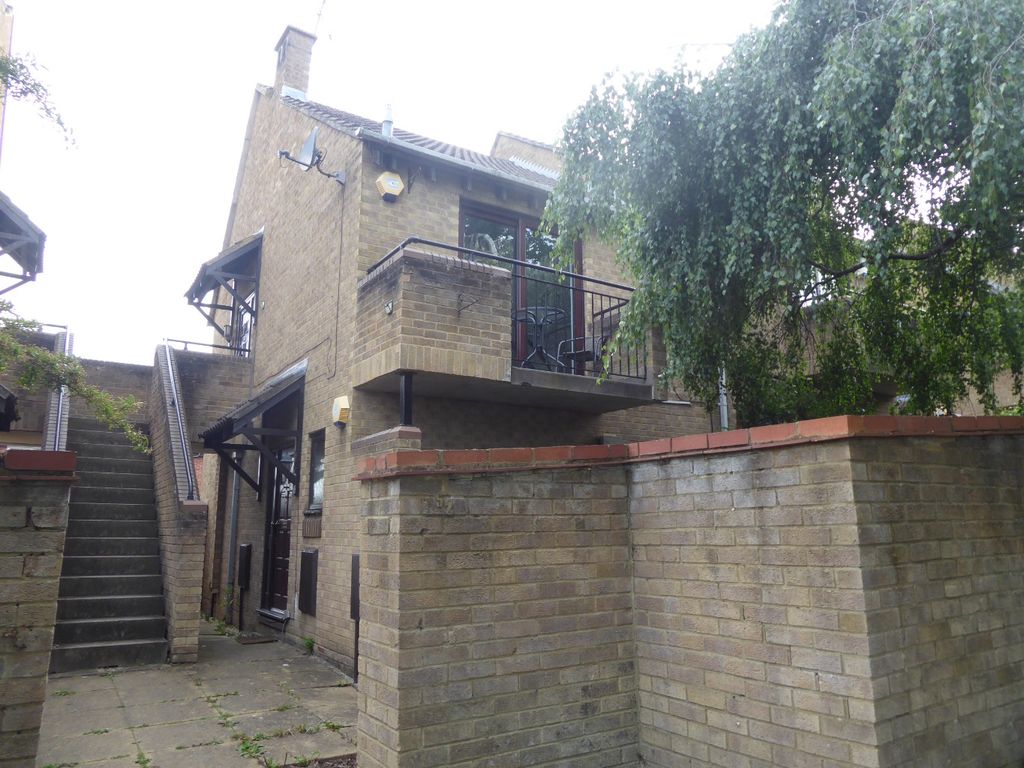 Property photo 1 of 12 5143310